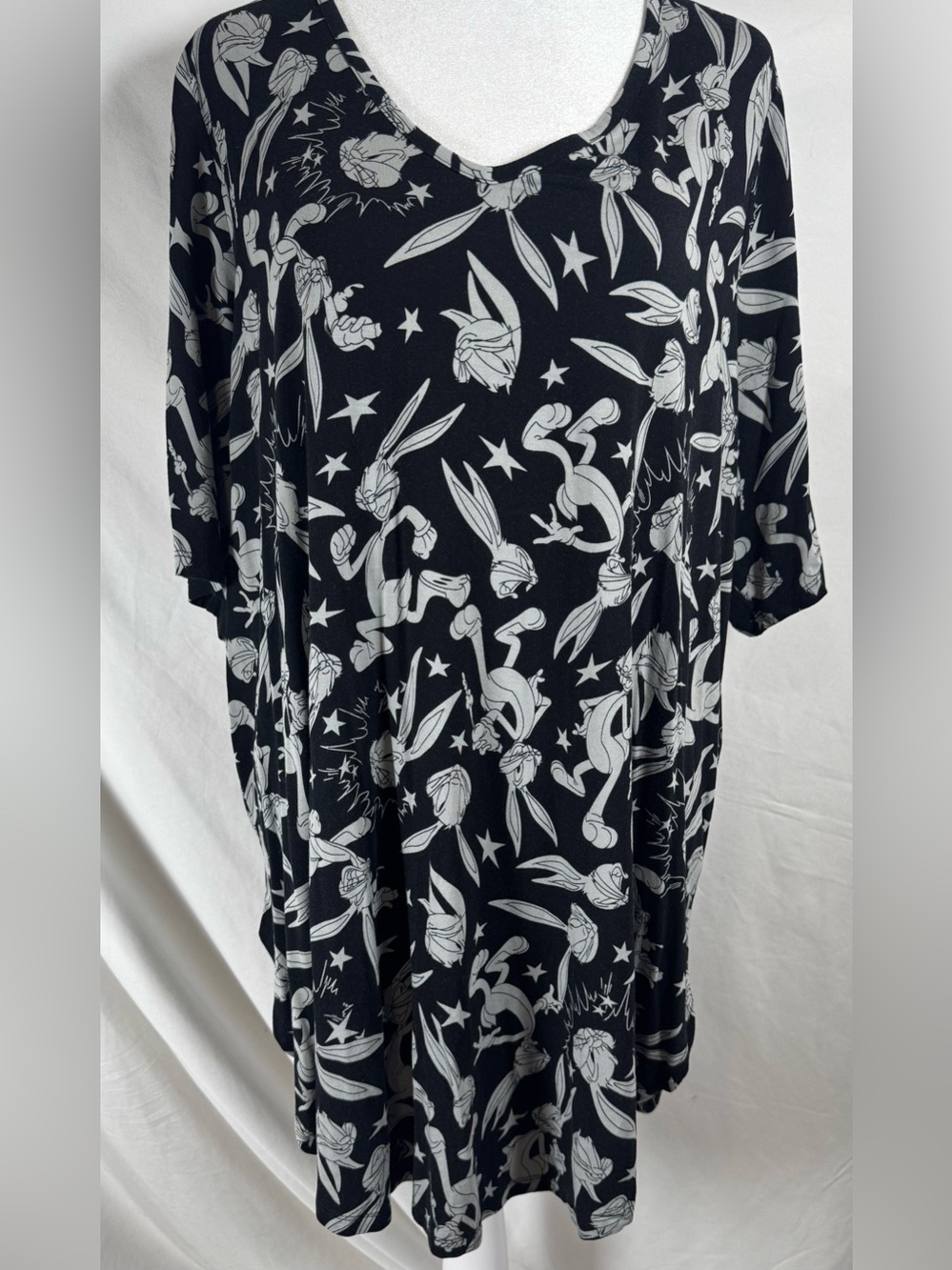 Torrid Looney Tunes Bugs Bunny 3/4 sleeve hi low tunic blouse size 3X